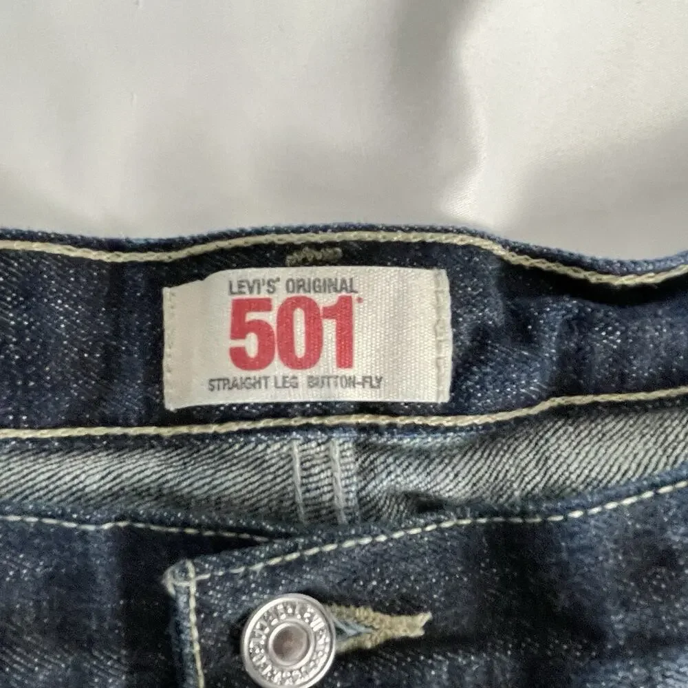Levi's Men's 501 Orginal Fit Jeans Straight Leg Buton Fly 42x32 (39x30)